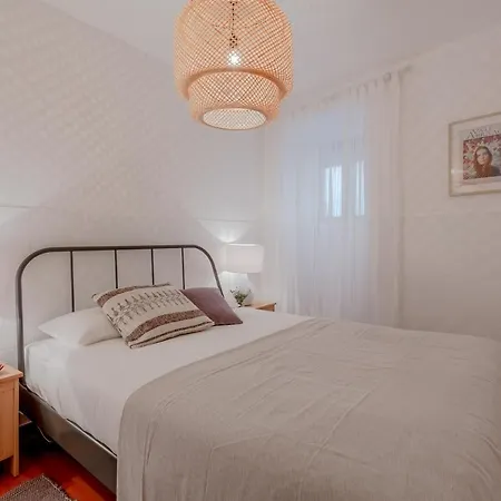 Typical Alfama Apartment, By Timecooler Apartman Lisboa