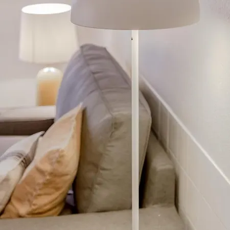 Typical Alfama Apartment, By Timecooler Lisboa