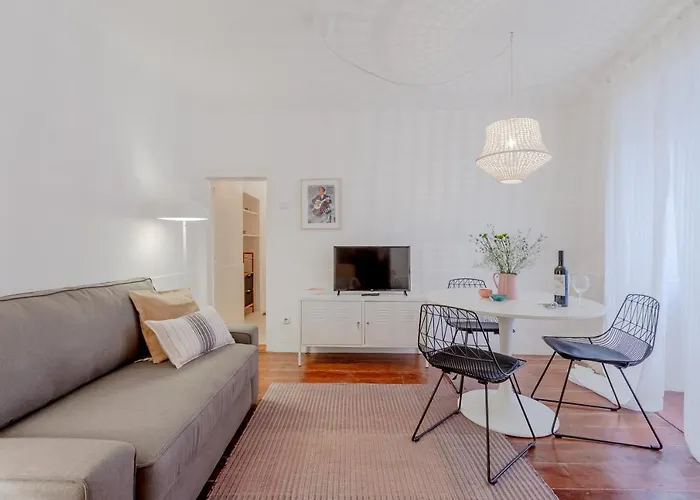 Typical Alfama Apartment, By Timecooler شقة