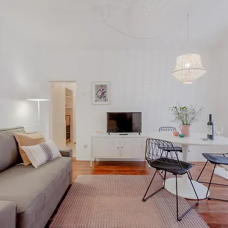 Typical Alfama Apartment, By Timecooler アパート