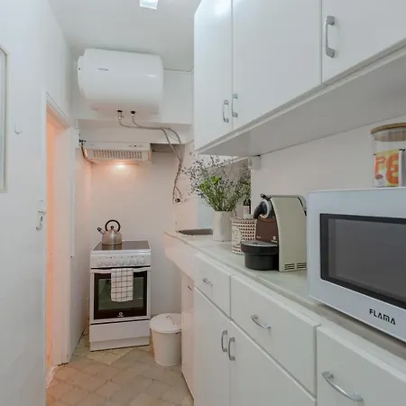 Typical Alfama Apartment, By Timecooler リスボン